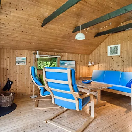 Nyaraló Urban - 140m From The Sea By Interhome *